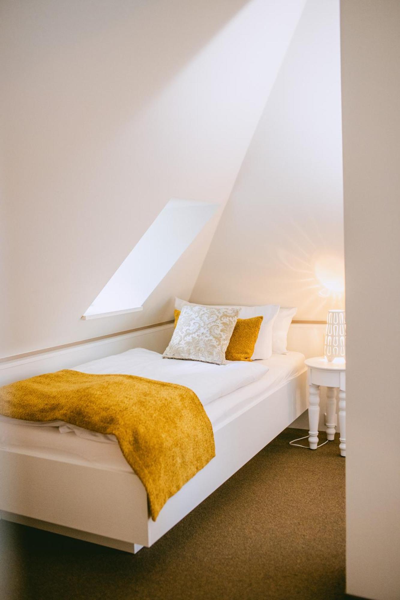Classic Dreibettzimmer